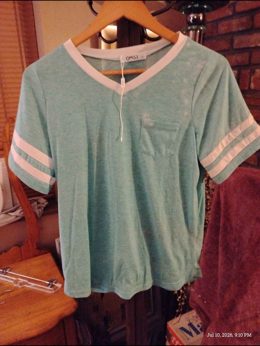 OMSJ Girls' Mint Green V-Neck Pocket Tee Size: M